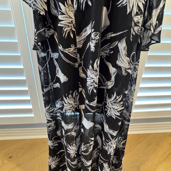 White House Black Market Black and White Sundress Sz 6 - Picture 4 of 9